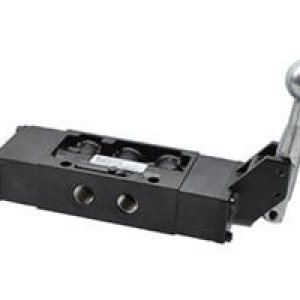K81FA00KC0KL2 Nugget 200 Series 5/3 APB lever/lever/lever actuated 1/2" NPT ported valve