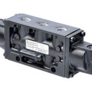 K81DA00KACKAC Nugget 200 Series 5/3 air actuated/air actuated 1/4" NPT ported valve