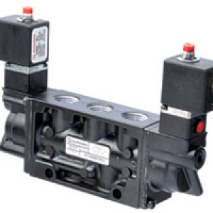K81EA00-KV0-KV0-2W2 24VDC 5/3 locking solenoid actuated/solenoid actuated 3/8" NPT ported valve
